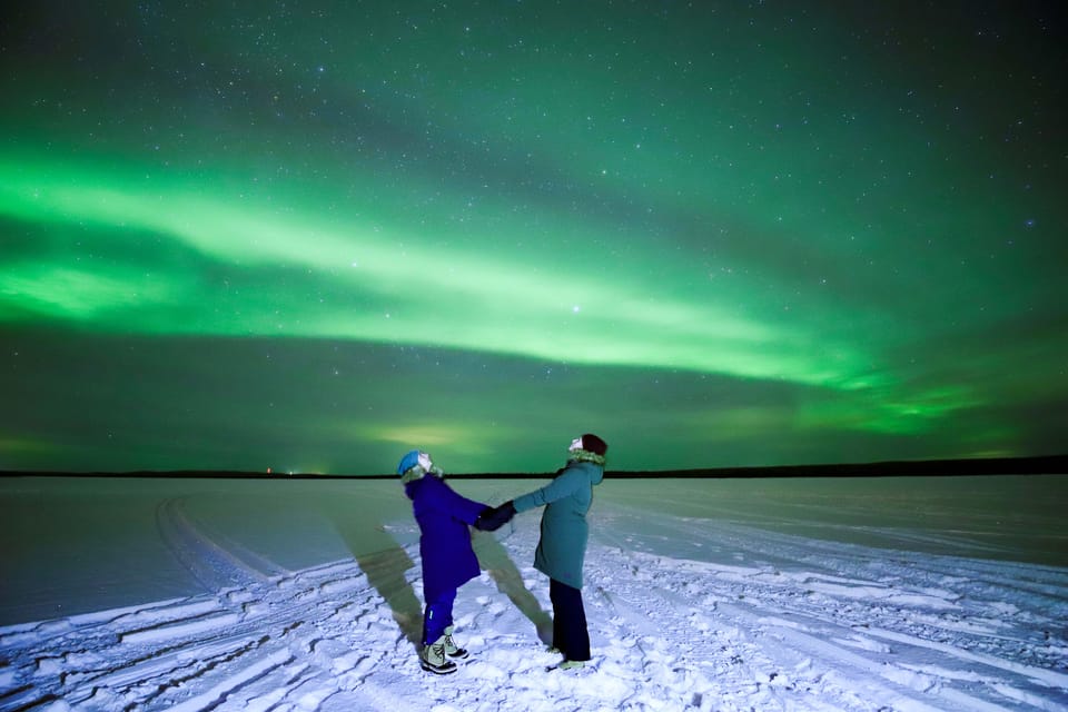 Rovaniemi Visita guiada a la Aurora Boreal en autobús con aperitivos