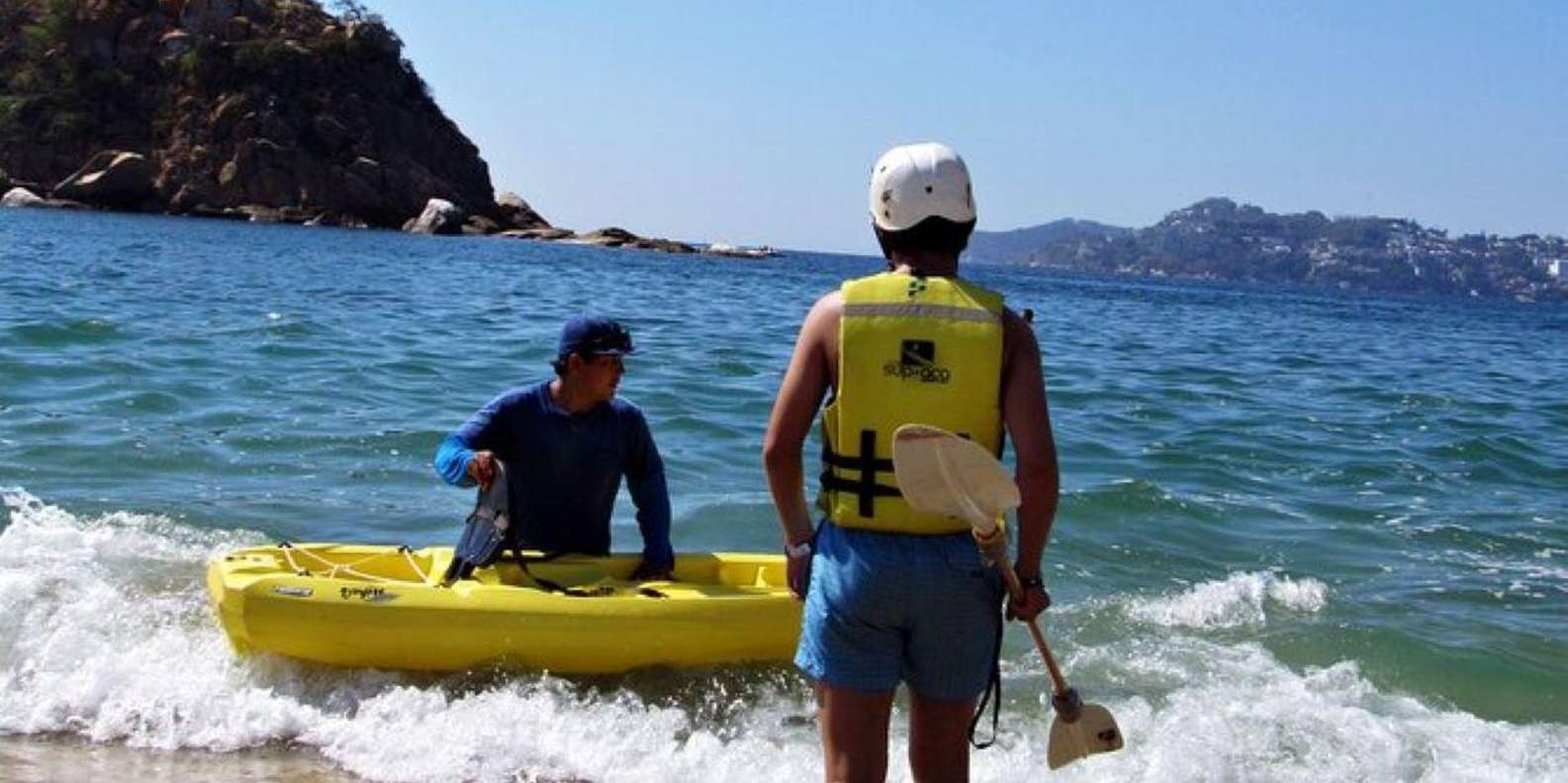 Acapulco: Kayak to El Morro Islet | GetYourGuide