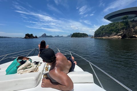 Rio de Janeiro: Speedboat Tour with Snacks and Drinks