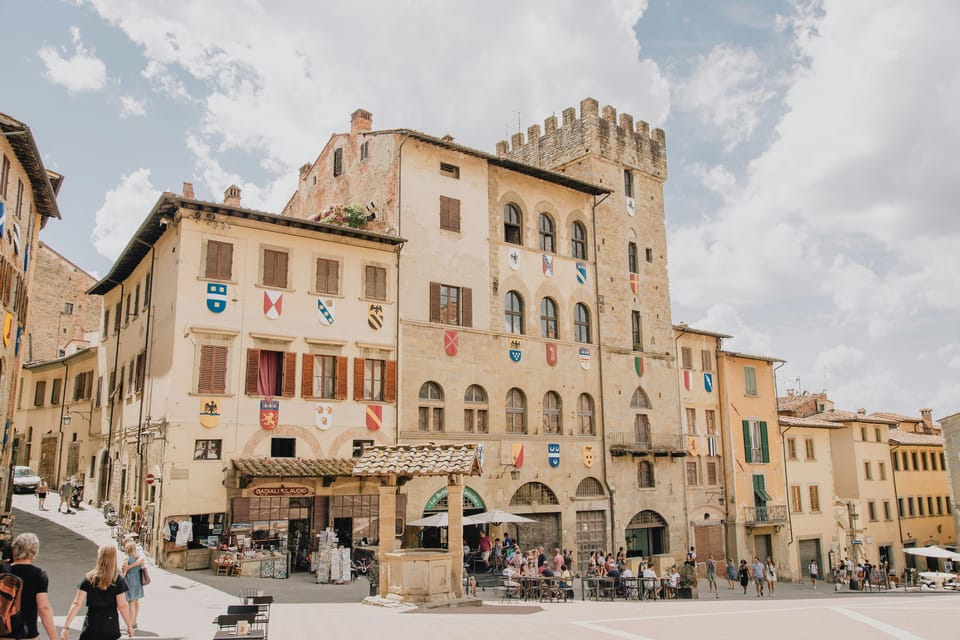 Arezzo Guided Walking Tour with Basilica of San Francesco