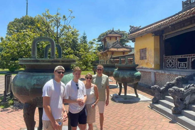 Hue: Chan May Hafen zur Zitadelle von Hue und Tour StationPrivate Tour mit Mittagessen