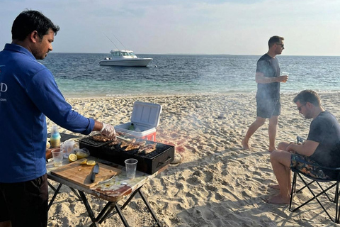 Abu Dhabi: Fishing Tour with Island BBQ Experience
