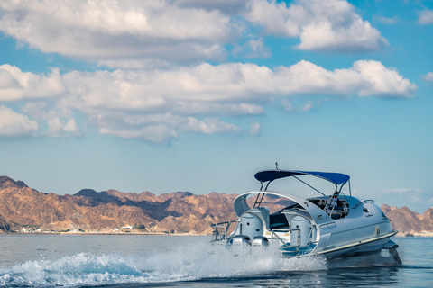 Muscat: Glass-Bottom Snorkeling Trip to Daymaniat w/ Snacks