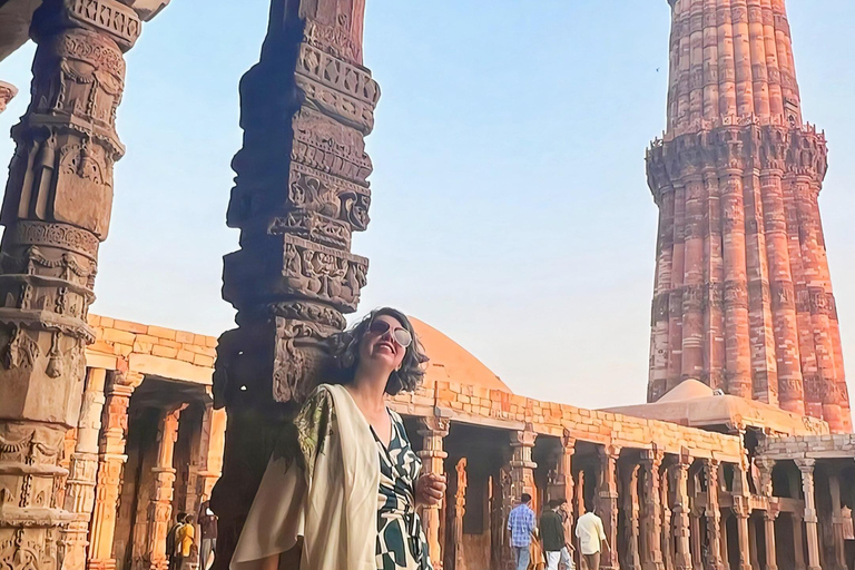 Tour de día completo por lo mejor de Delhi: cultura, comida y monumentosTour guiado en grupo de un día completo