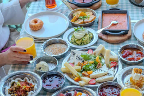 Istanbul: Bosphorus Cruise with Brunch