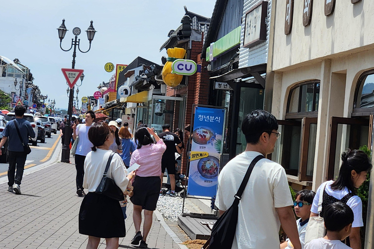 Busan: Excursão compartilhada para ver o pôr do sol em Gyeongju em van de luxoBusan: Excursão compartilhada para ver o pôr do sol em Gyeongju em uma van de luxo