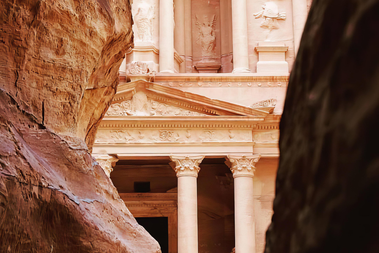 Amman: Petra Day Trip with Amman by Night Walk Amman: Petra and Wadi Rum with a 2hr Jeep Tour