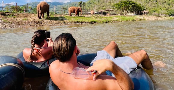 Chiang Mai 2 Tage: Trekking, Tubing, Wasserfall & Elefantenfütterung