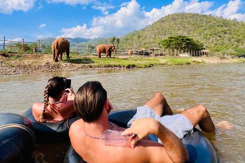 Aventure d&#039;une journée à Chiang Mai : trek, tubing et éléphantsTrek, tubing, nourrir les éléphants (option 1)
