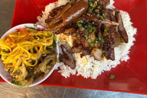 I piatti più iconici di Battambang Tour mattutino in tuk tukTour privato mattutino in tuk tuk alla scoperta dei piatti tipici di Battambang