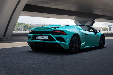 Experience Dubai in a Lamborghini