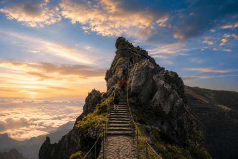 PR1/Pico do Arieiro tour with Premium transfer - round trip PR1/Pico do Arieiro tour transfer - round trip-Meeting point