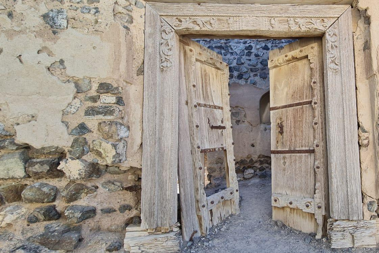 Muscat: Desert Overnight Camping, Wadi & Ibra Village & Souk