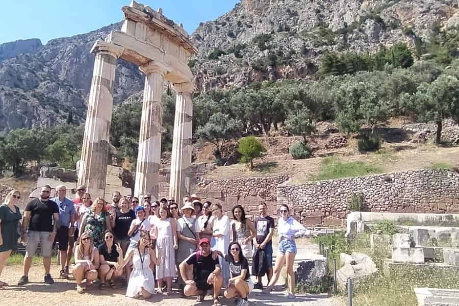 Von Athen: Tagestour nach Delphi & Halt im Dorf Arachova. Foto: GetYourGuide Von Athen: Tagestour nach Delphi & Halt im Dorf Arachova. Foto: GetYourGuide