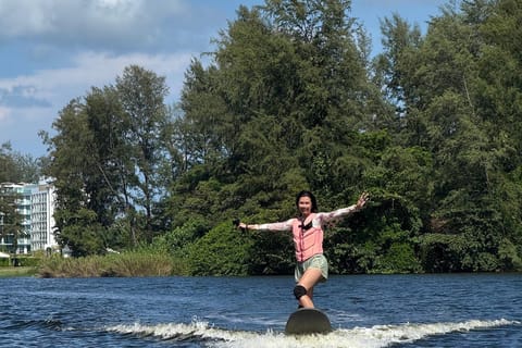 Phuket: Electric Hydrofoil Surfboard Session with Instructor