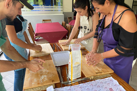 PASTA COOKING CLASS IN PANAMA CITY, DINNER & WINE INCLUDED!