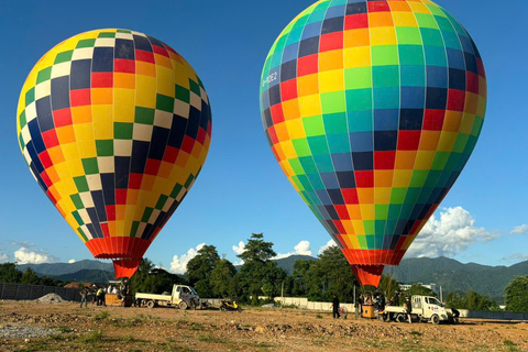 Vang Vieng: Hot Air Balloon Ride with Hotel Pickup