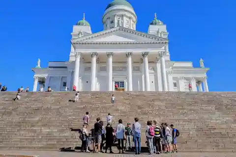 Helsinki: Essential City Highlights Walking Tour