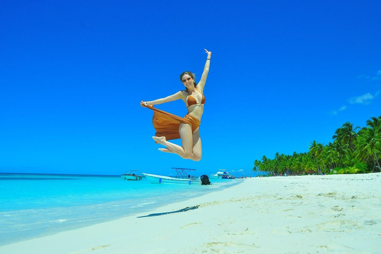 Punta Cana: Saona without the Crowds – 4-Beach Speedboat Sightseeing Tour and Lunch