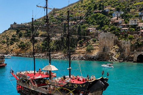 Alanya: romantic and party Boat with Lunch Drinks,Transfers Alanya: PirateBoat Trip Lunch Swimming Breaks (No transfer)