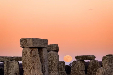 From London: Stonehenge & Bath Private Day Tour