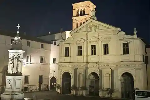 Les ombres de Rome : Entre légendes et esprits