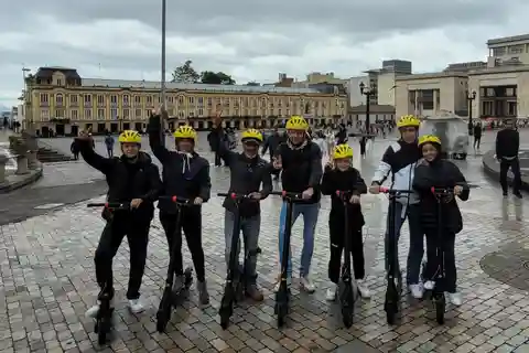 Bogotá: Passeio histórico com scooter elétrico (La Candelaria)