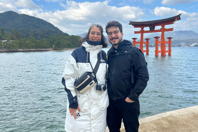 Hiroshima & Miyajima 1-Day Private Tour with Local Guide