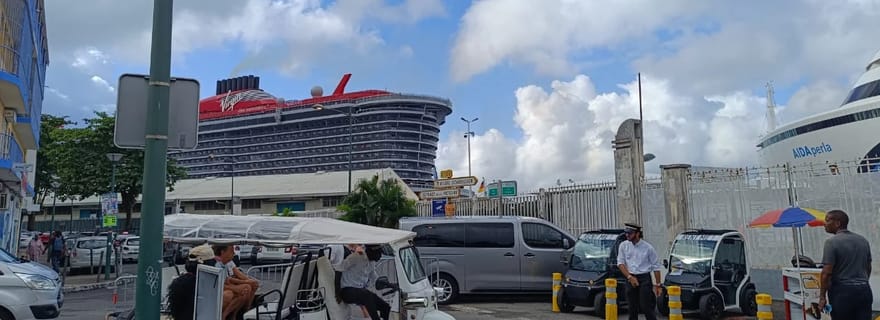 Meurtres au paradis | Chauffeur privé à votre disposition