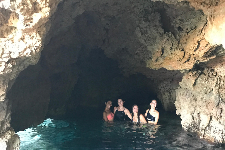 Cours de paddle surf, visite de la grotte, des calanques, plongée en apnéeExcursion au Sup, dans les grottes et avec masque et tuba