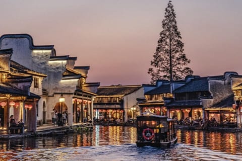 Shanghai: Nanxun Water Town & Xiamu Mountain Day Trip