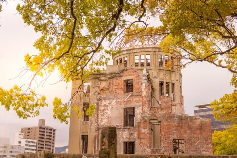 Osaka/Kyoto: Hiroshima&Miyajima Private Tour Luxury Vehicle