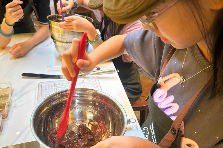 Hanoi: Chocolate Bean to Bar Making Workshop