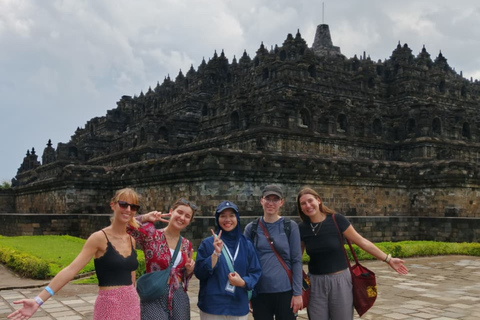 Borobudur &amp; Prambanan: TagestourPrivate Tour: Prambanan &amp; Borobudur with Pickup &amp; Drop-off