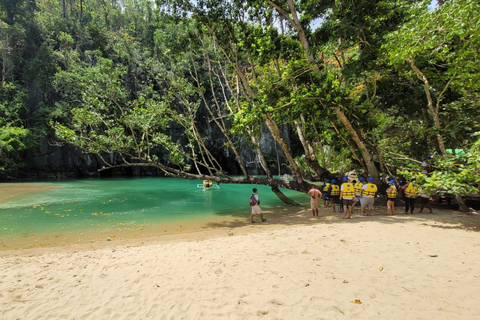 Unterirdische Flussfahrt in Puerto Princesa