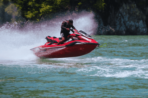 Visite privée en jet ski surpuissant à Langkawi avec vidéo par droneFORFAIT LUXE BRONZE INDIVIDUEL