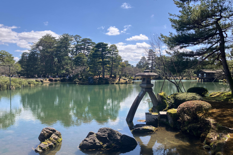 Kanazawa: Guided Walking Tour 4 best spots