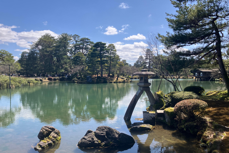 Kanazawa: Guided Walking Tour 4 best spots