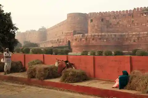 Private Tour of Agra fort with licensed official guide
