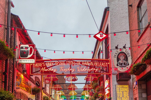 Belfast: Christmas Twilight Tales and Tavern Stops Tour