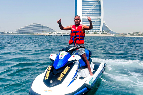 迪拜：体验摩托艇畅游阿拉伯酋长酒店+图片&amp;视频30分钟喷气式摩托艇前往帆船酒店