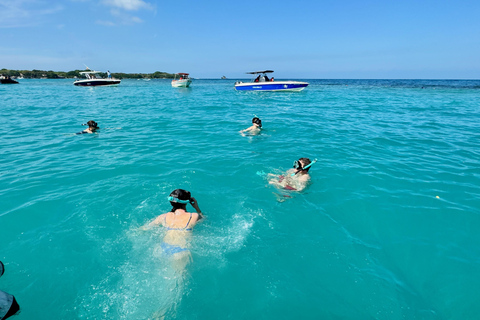 4 Isole del Rosario + Snorkeling + Cholon (isola della festa)