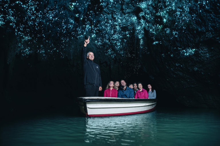 Au départ d'Auckland : visite du village Māori de Rotorua et des grottes de Waitomo