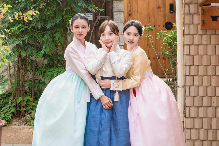 bukchon Hanbok Experience em hanboknam2 horas de hanbok básico/temático (inclui king, gueen)