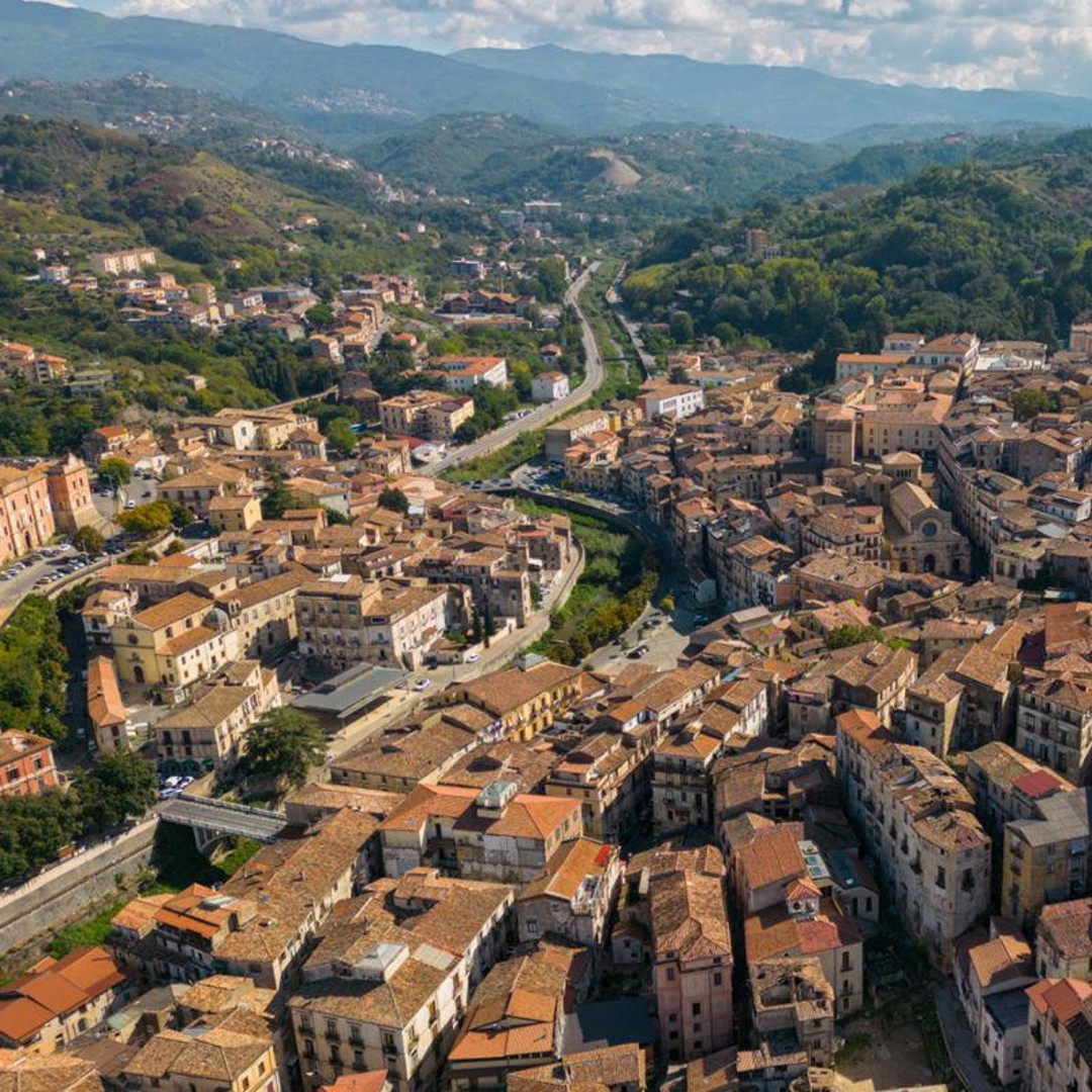 Rome: dagtour naar Cosenza per vliegtuig of trein met MAB-museum