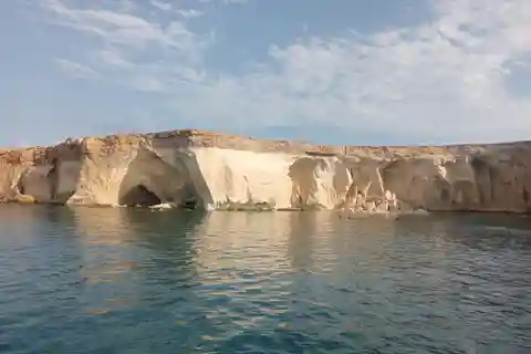 Syracuse: Ortigia Boat Trip with Caves and Pillirina