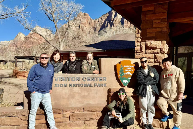 Las Vegas: Zion National Park Group Tour with Lunch