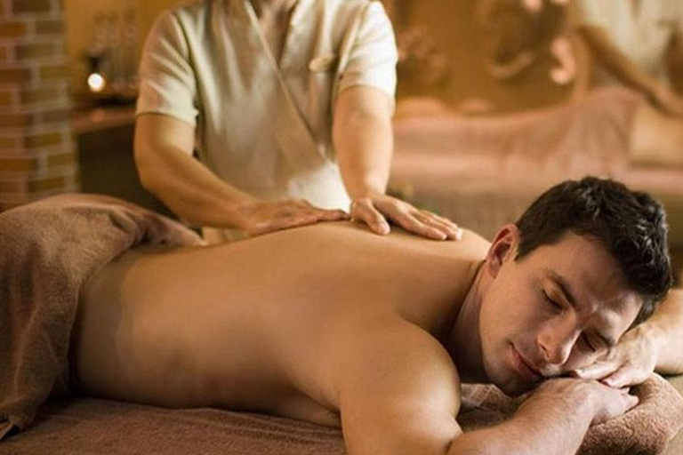 Phuket : Massage aromatique avec repas inclusMassage aux arômes paradisiaques et cuisine thaïlandaise authentique