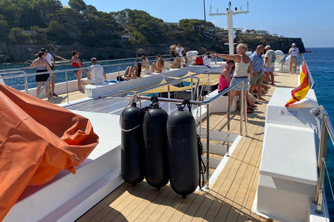 Majorque : Excursion en bateau de 3,5 heures avec baignade et plongée en apnéeLieu de rendez-vous à Santa Ponsa