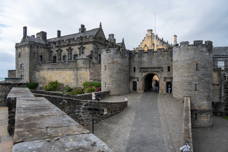 Edinburgh: 1-Day Small-Group Stirling Castle & St Andrews